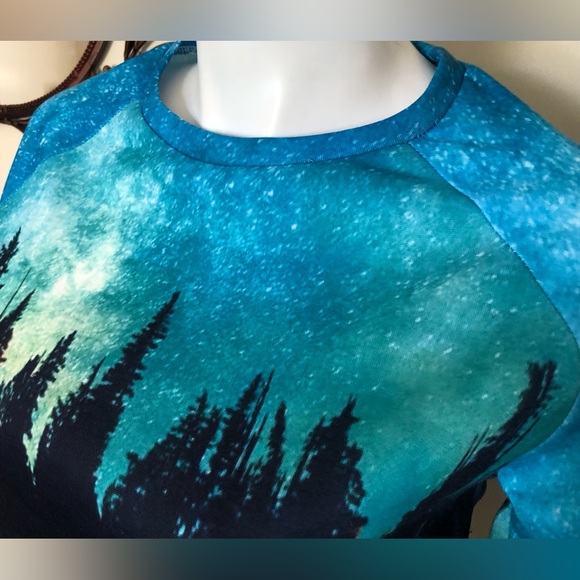 Wilderness Sweatshirt - Picture 11 of 11